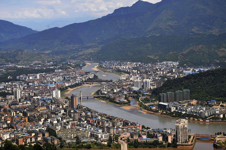 市破坏规模非常大,但是现在又进行了重新建设,下面给大家分享雅安旅游