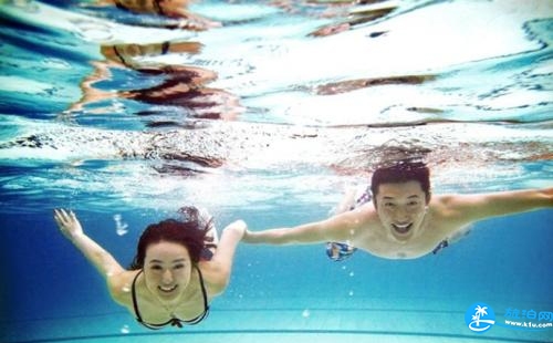 手机怎么在水下拍照 水下摄影怎么拍