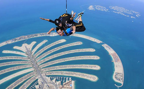 8月份去迪拜跳伞热不热 8月份去迪拜可以跳伞吗