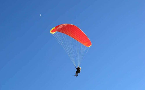 武汉抖音上快艇拉着降落伞的地方在哪 武汉抖音东湖水上牵引伞位置