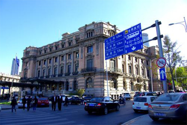 2023大连中山广场旅游攻略 - 门票价格 - 附近美食 - 地址 - 交通 - 天气 - 电话 - 开放时间