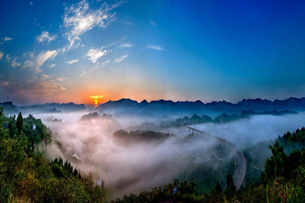 重慶哪里可以看日出看云海