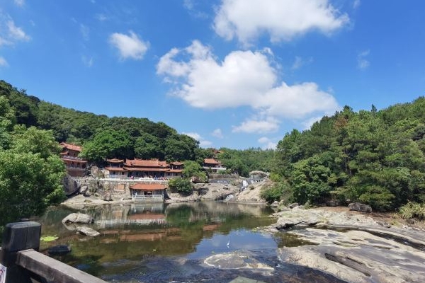 2023九鲤湖旅游攻略 - 门票价格 - 交通指南 - 优惠政策 - 开放时间 - 地址 - 简介 - 天气 - 电话