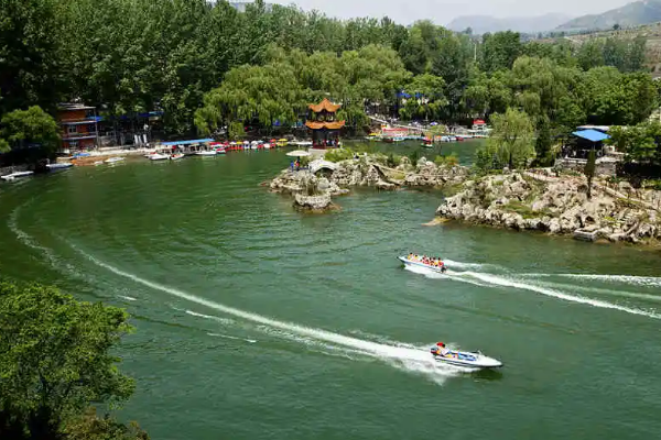 2023万泉湖风景区旅游攻略 - 门票价格 - 优惠政策 - 开放时间 - 交通 - 地址 - 天气