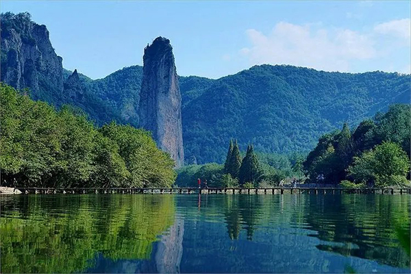 2023丽水鼎湖峰旅游攻略 - 门票价格 - 优惠政策 - 开放时间 - 简介 - 交通 - 美食 - 地址 - 电话 - 天气