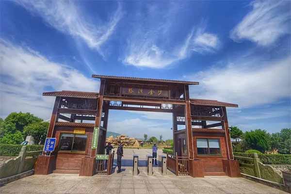 2023舟山塔湾金沙景区旅游攻略 - 门票价格 - 优惠政策 - 开放时间 - 简介 - 交通 - 美食 - 地址 - 电话 - 天气