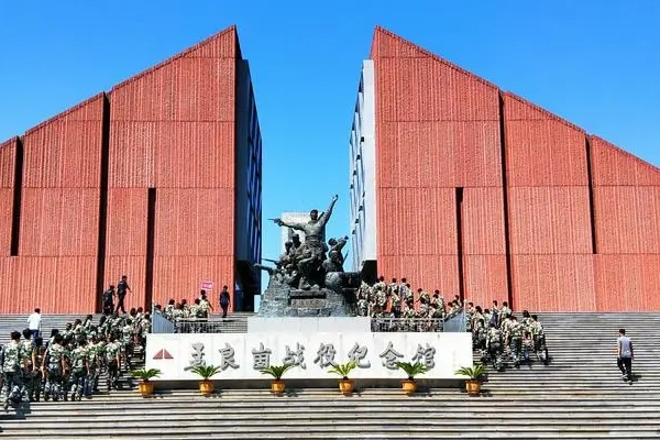 2023孟良崮战役遗址景区游玩攻略 - 门票价格 - 优惠政策 - 开放时间 - 简介 - 地址 - 交通 - 电话