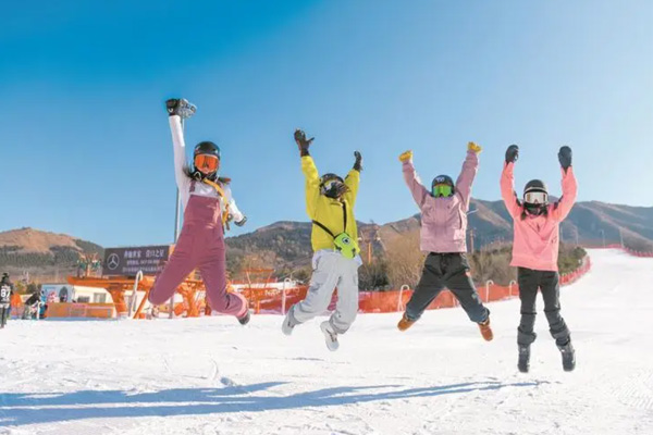 2024何家沟滑雪场滑雪攻略-门票价格-景点信息